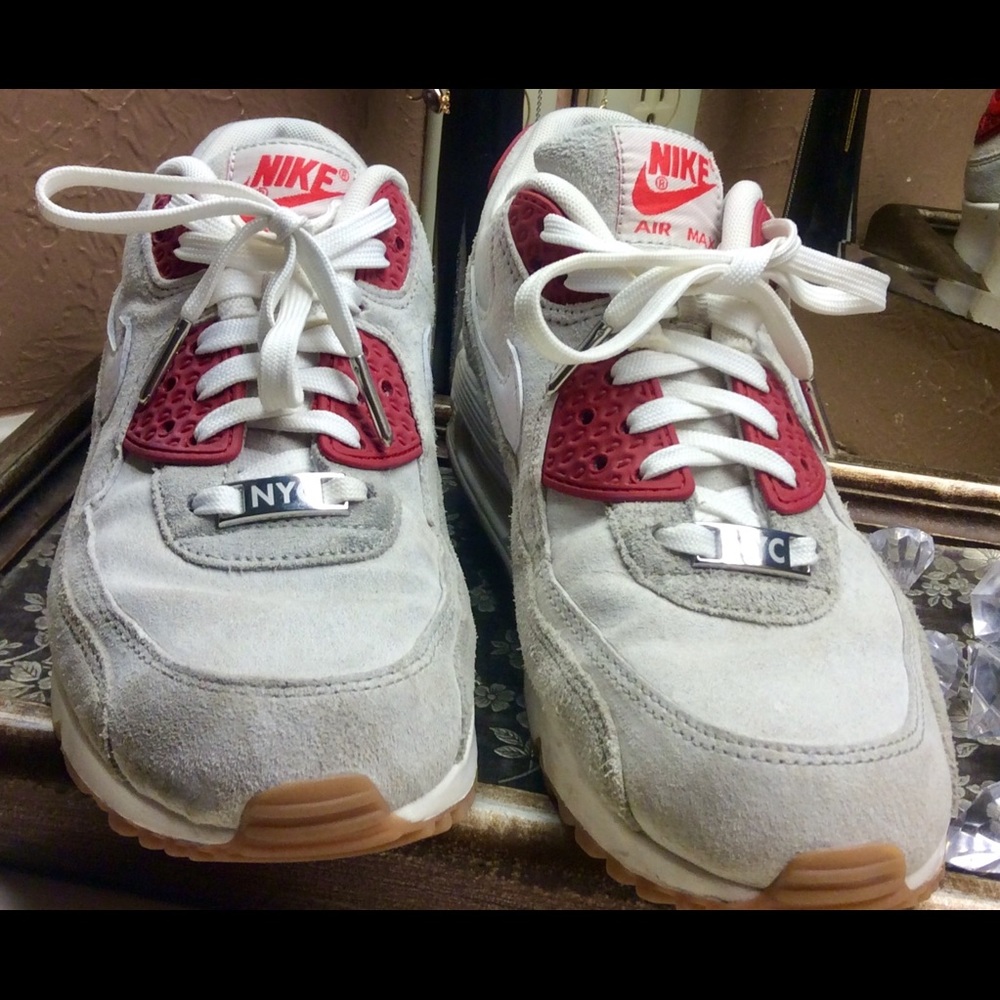 Nike Air Max, size 8: NYC